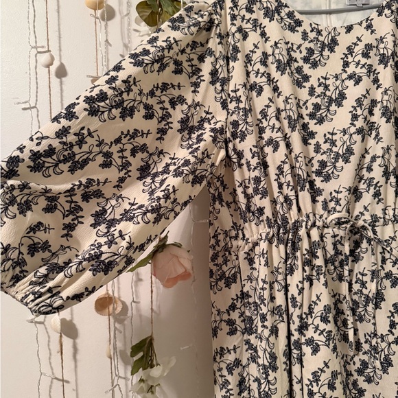 ๐๐ค NWT Dainty Jewells Blue and White Floral Midi Dress ๐ค๐ - Picture 3 of 3